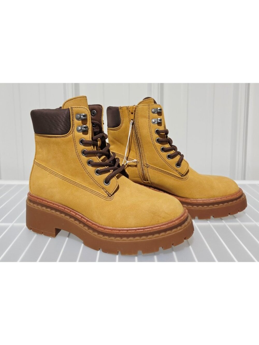 Wild Fable Marlowe Tan Faux Suede Lace Up Hiker Ankle Boots -- Women's Size 8